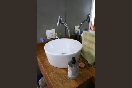 Apartamento à venda com 64m², 2 quartos e 1 vagaBanheiro Social