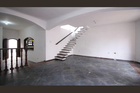 Casa para alugar com 250m², 4 quartos e 5 vagasSala