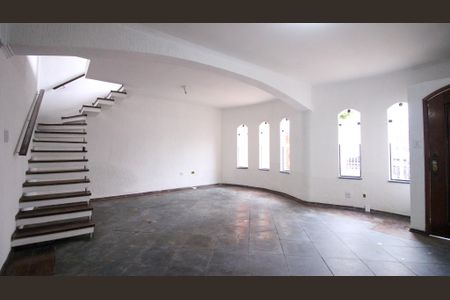 Casa para alugar com 250m², 4 quartos e 5 vagasSala