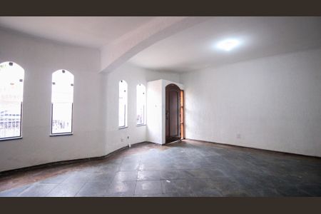 Casa para alugar com 250m², 4 quartos e 5 vagasSala