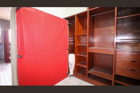Casa para alugar com 250m², 4 quartos e 5 vagasCloset da suíte