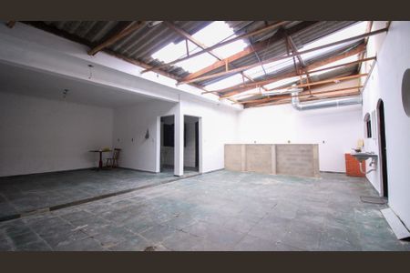 Casa para alugar com 250m², 4 quartos e 5 vagasÁrea de Serviço e Churrasqueira