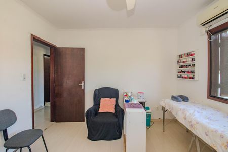 Sala de casa à venda com 3 quartos, 160m² em Jardim Itu, Porto Alegre