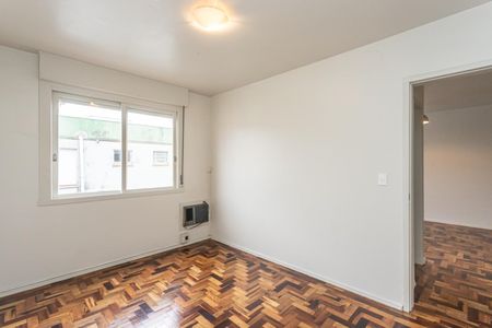 Quarto de apartamento à venda com 1 quarto, 50m² em Passo d’Areia, Porto Alegre