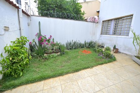 Casa para alugar com 248m², 4 quartos e 4 vagas Casa para alugar com 248m², 4 quartos e 4 vagasÁrea comum