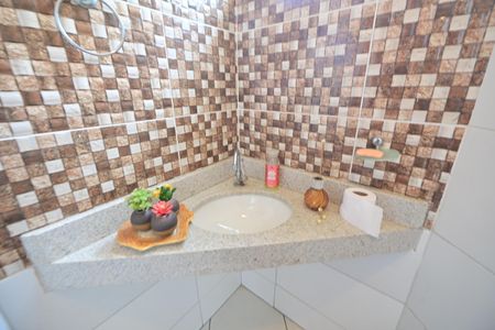 Casa para alugar com 248m², 4 quartos e 4 vagas Casa para alugar com 248m², 4 quartos e 4 vagasLavabo