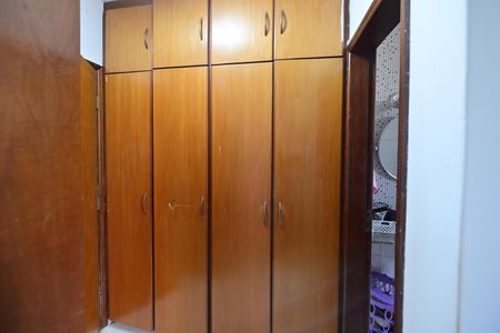 Casa para alugar com 248m², 4 quartos e 4 vagas Casa para alugar com 248m², 4 quartos e 4 vagasQuarto 4