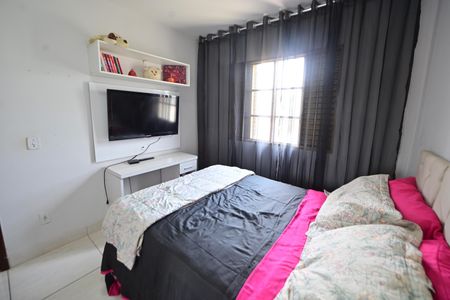 Casa para alugar com 248m², 4 quartos e 4 vagas Casa para alugar com 248m², 4 quartos e 4 vagasQuarto 2