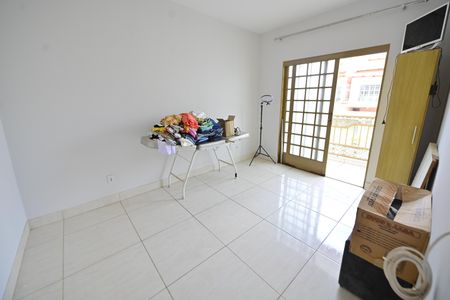 Casa para alugar com 248m², 4 quartos e 4 vagas Casa para alugar com 248m², 4 quartos e 4 vagasQuarto
