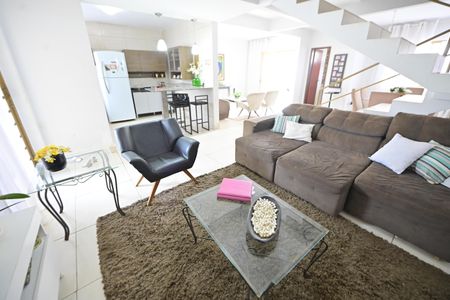 Casa para alugar com 248m², 4 quartos e 4 vagas Casa para alugar com 248m², 4 quartos e 4 vagasSala