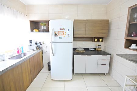 Casa para alugar com 248m², 4 quartos e 4 vagas Casa para alugar com 248m², 4 quartos e 4 vagasCozinha