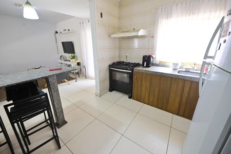 Casa para alugar com 248m², 4 quartos e 4 vagas Casa para alugar com 248m², 4 quartos e 4 vagasCozinha