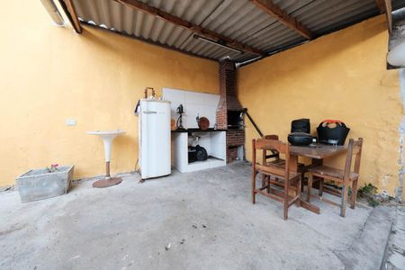 Casa à venda com 300m², 2 quartos e 4 vagasQuintal