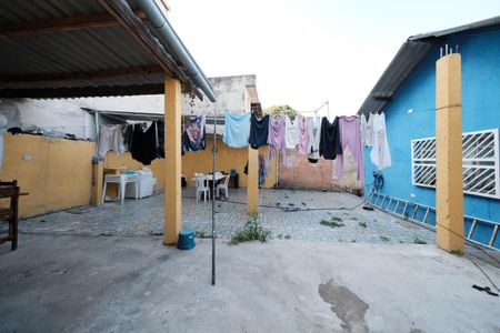 Casa à venda com 300m², 2 quartos e 4 vagasQuintal