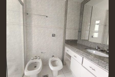 Apartamento à venda com 240m², 4 quartos e 3 vagasBanheiro Social