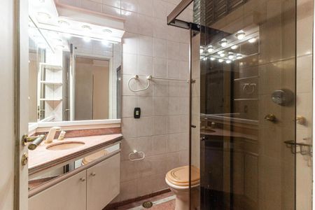 Apartamento à venda com 273m², 4 quartos e 1 vagaBanheiro da Suíte 3