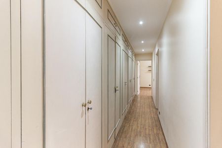 Apartamento à venda com 273m², 4 quartos e 1 vagaCorredor