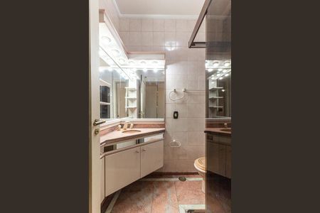 Apartamento à venda com 273m², 4 quartos e 1 vagaBanheiro da Suíte 3