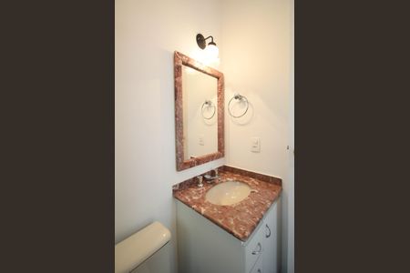 Casa à venda com 430m², 4 quartos e 6 vagasBanheiro da Suíte 3