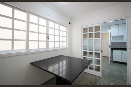 Casa à venda com 430m², 4 quartos e 6 vagasCopa