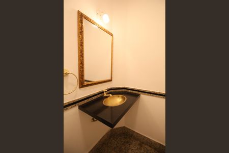 Casa à venda com 430m², 4 quartos e 6 vagasLavabo