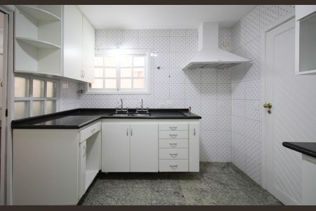 Casa à venda com 430m², 4 quartos e 6 vagasCozinha