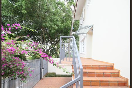 Casa à venda com 430m², 4 quartos e 6 vagasEntrada