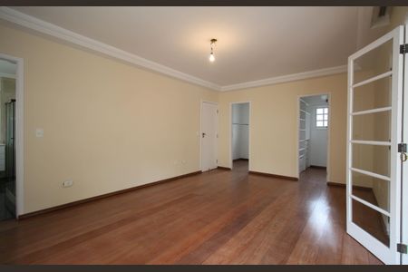 Casa à venda com 430m², 4 quartos e 6 vagasSuíte 1