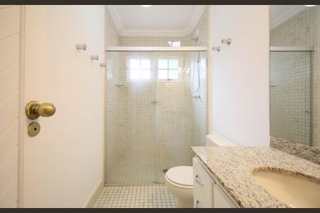 Casa à venda com 430m², 4 quartos e 6 vagasBanheiro da Suíte 4