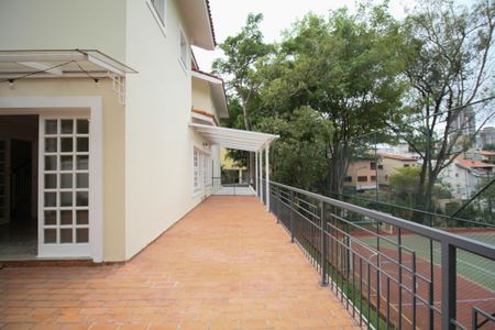 Casa à venda com 430m², 4 quartos e 6 vagasQuintal