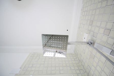 Casa à venda com 430m², 4 quartos e 6 vagasBanheiro da Suíte 2