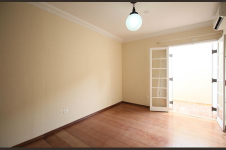 Casa à venda com 430m², 4 quartos e 6 vagasSuíte 2