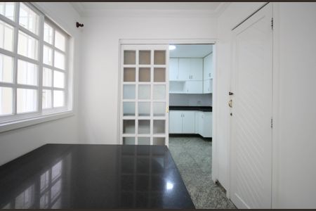 Casa à venda com 430m², 4 quartos e 6 vagasCopa