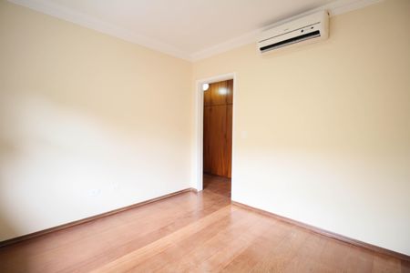 Casa à venda com 430m², 4 quartos e 6 vagasSuíte 3