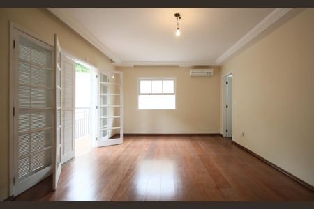 Casa à venda com 430m², 4 quartos e 6 vagasSuíte 1