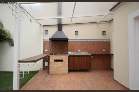 Casa à venda com 430m², 4 quartos e 6 vagasQuintal