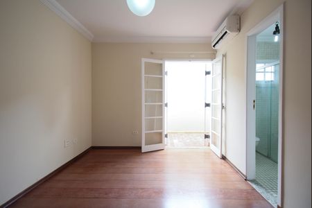 Casa à venda com 430m², 4 quartos e 6 vagasSuíte 2