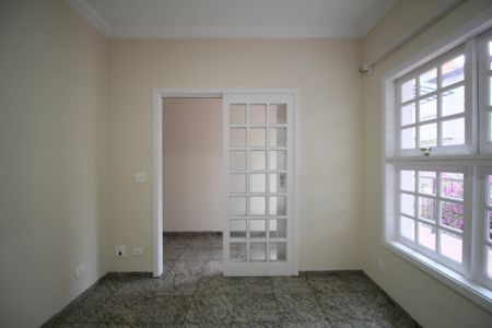 Casa à venda com 430m², 4 quartos e 6 vagasSala TV