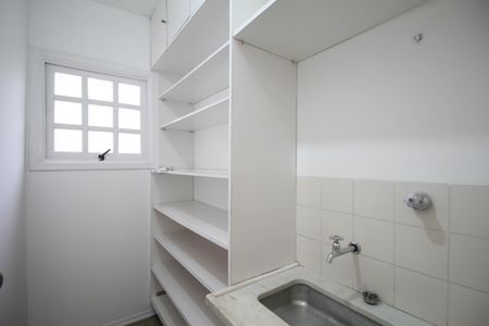 Casa à venda com 430m², 4 quartos e 6 vagasDespensa