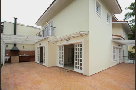 Casa à venda com 430m², 4 quartos e 6 vagasQuintal