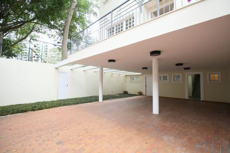 Casa à venda com 430m², 4 quartos e 6 vagasGaragem