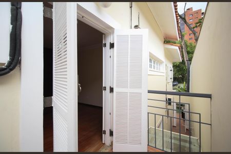 Casa à venda com 430m², 4 quartos e 6 vagasVaranda da Suíte 2