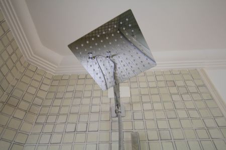 Casa à venda com 430m², 4 quartos e 6 vagasBanheiro da Suíte 4