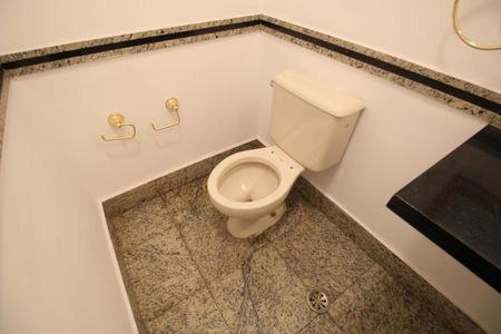 Casa à venda com 430m², 4 quartos e 6 vagasLavabo