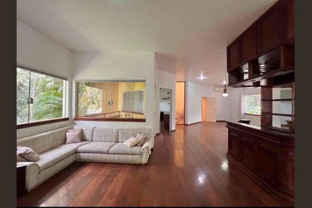 Casa à venda com 6 quartos, 850m² em Parque São Quirino, Campinas