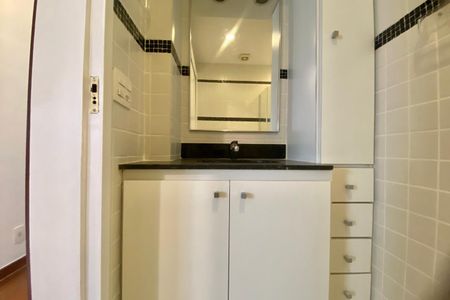 Apartamento à venda com 99m², 3 quartos e sem vagaBanheiro Social