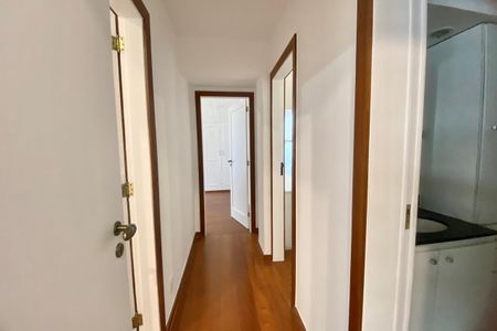Apartamento à venda com 99m², 3 quartos e sem vagaCorredor