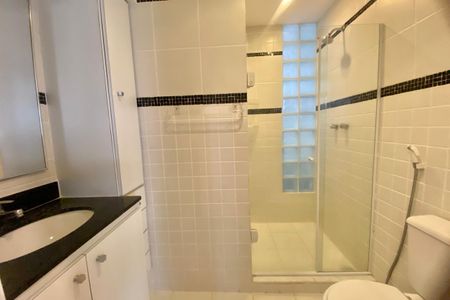 Apartamento à venda com 99m², 3 quartos e sem vagaBanheiro Social