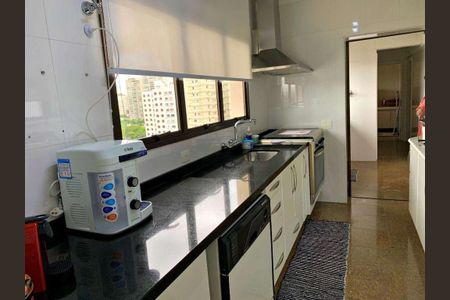 Apartamento à venda com 220m², 3 quartos e 4 vagas