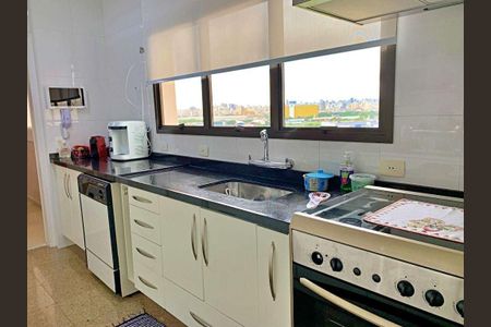 Apartamento à venda com 220m², 3 quartos e 4 vagas